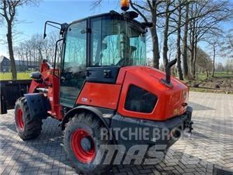 Kubota R 082 Kolesové nakladače