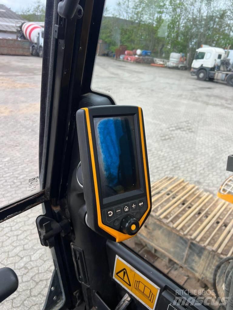 JCB JS 330 LC Pásové rýpadlá
