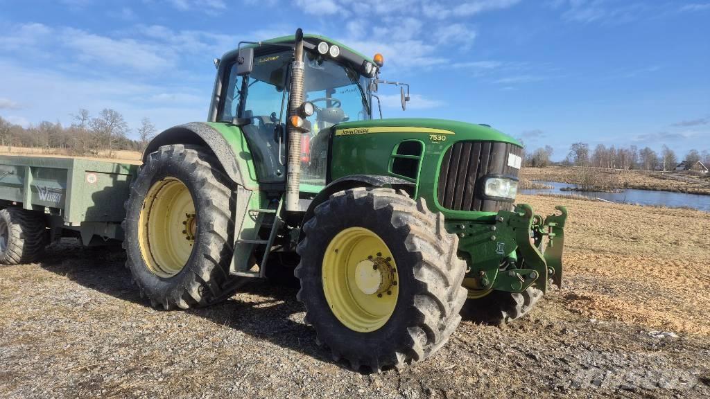 John Deere 7530 Traktory