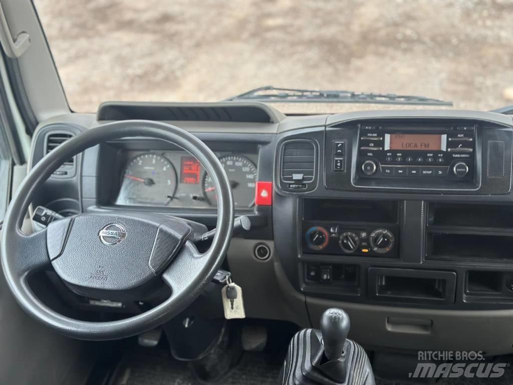 Nissan NT 400 Nakladacia/sklápacia bočnica