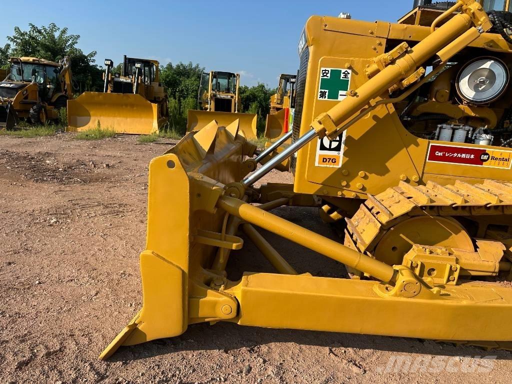 CAT D7G Pásové dozéry