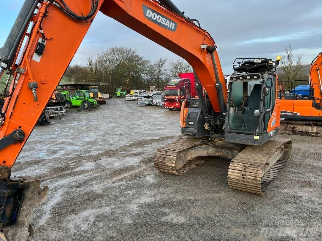 Doosan DX 235 Pásové rýpadlá