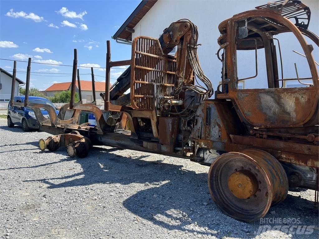 John Deere 1110E Lesné traktory