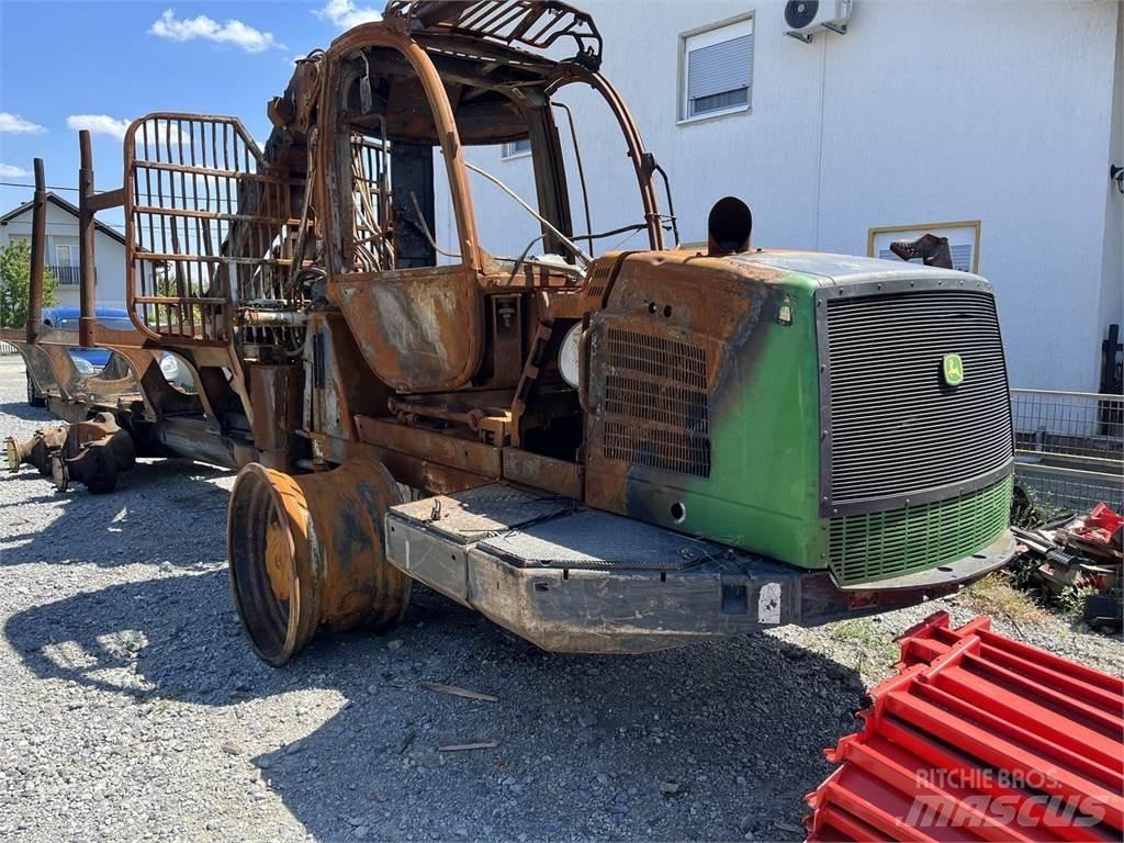 John Deere 1110E Lesné traktory