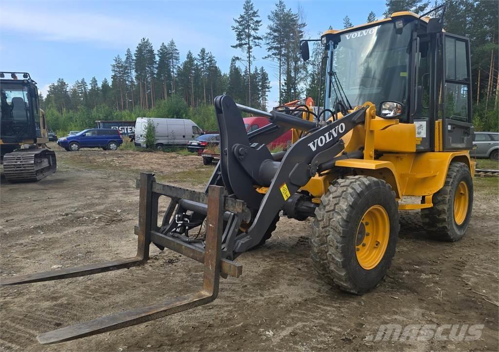 Volvo L30G Kolesové nakladače