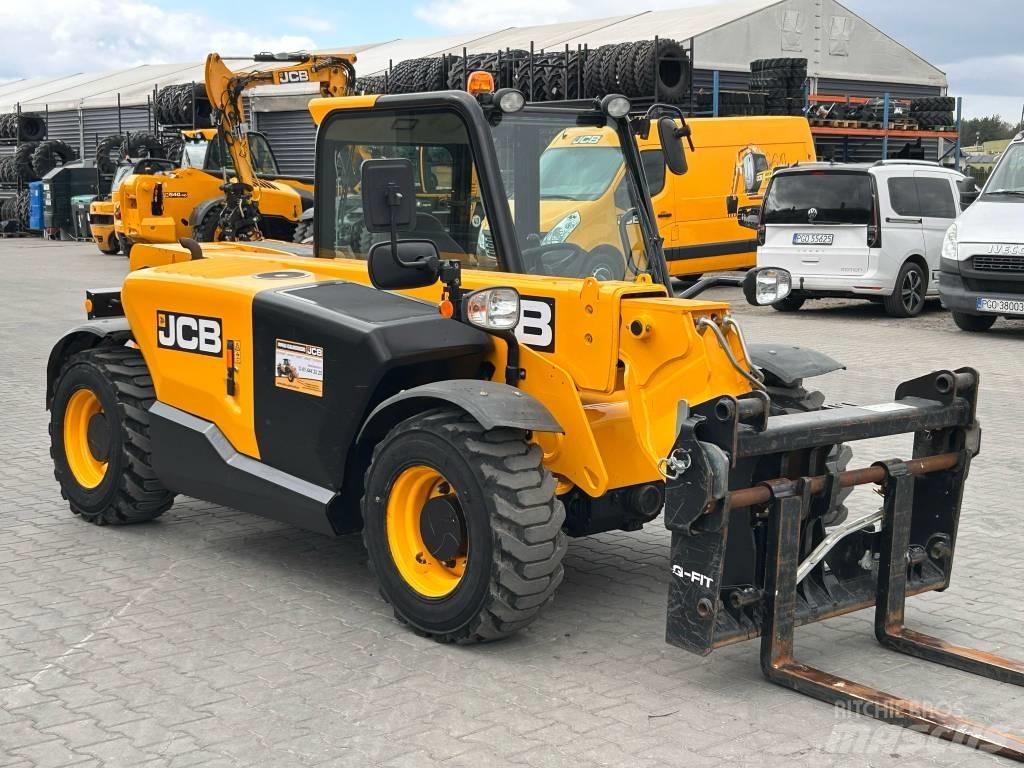 JCB 525-60 Teleskopické manipulátory