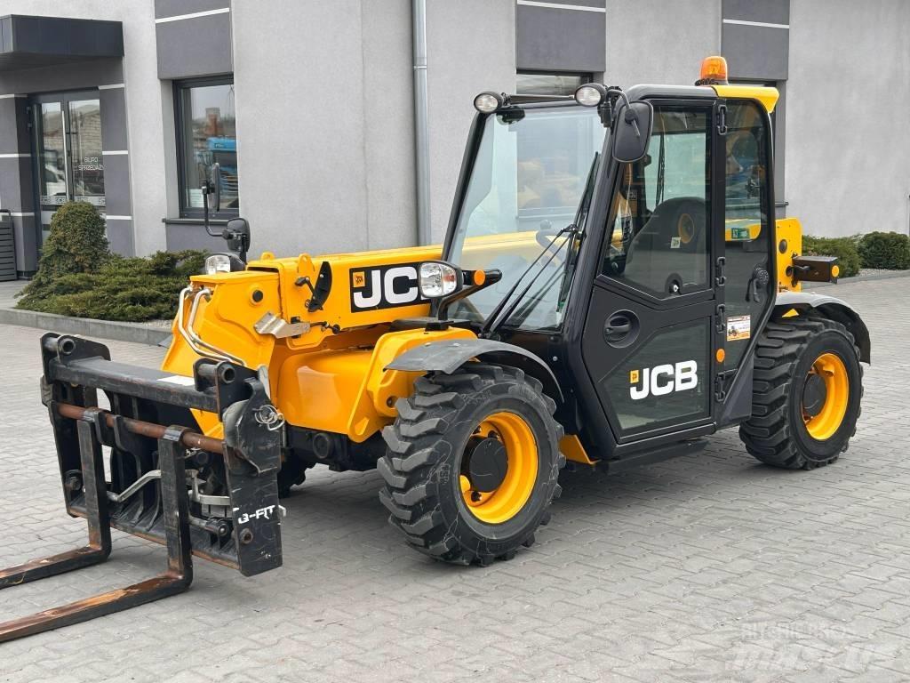 JCB 525-60 Teleskopické manipulátory