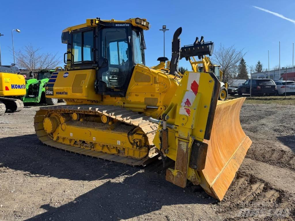 Komatsu D51PX-24E0 Pásové dozéry