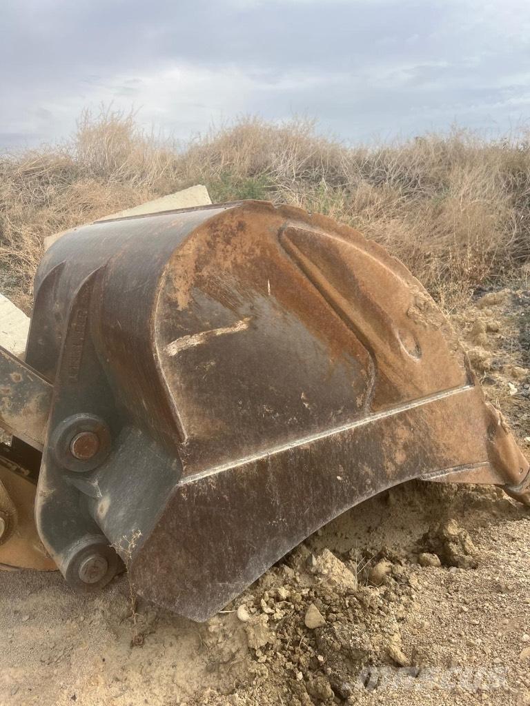 Liebherr R 950 SHD Pásové rýpadlá