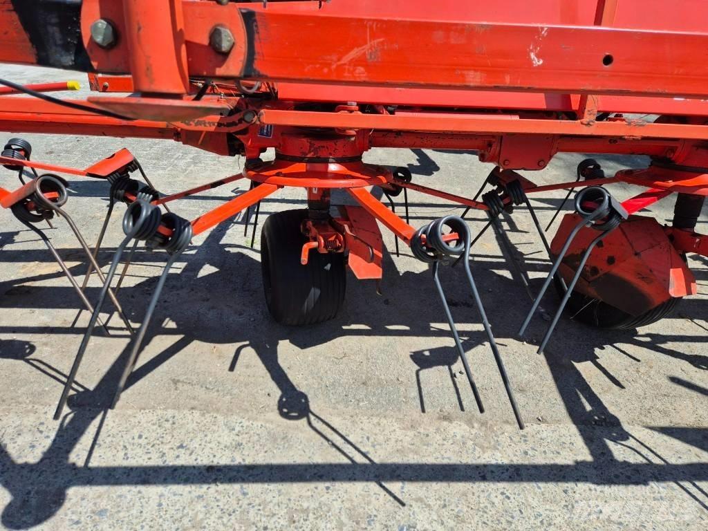 Kuhn GF 8501 MHO Obracače a zhrabovače sena