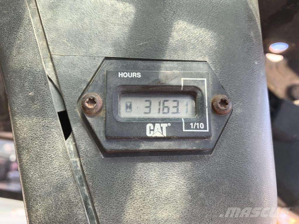 CAT 277 Šmykom riadené nakladače