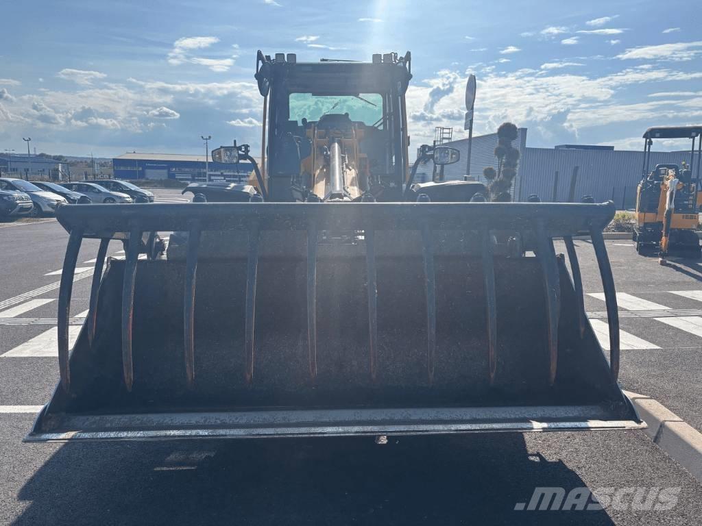 JCB TM 320 S Teleskopické nakladače pre poľnohospodárstvo