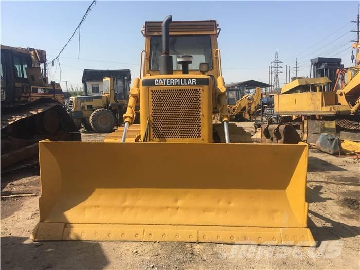 CAT D 6 D Pásové dozéry