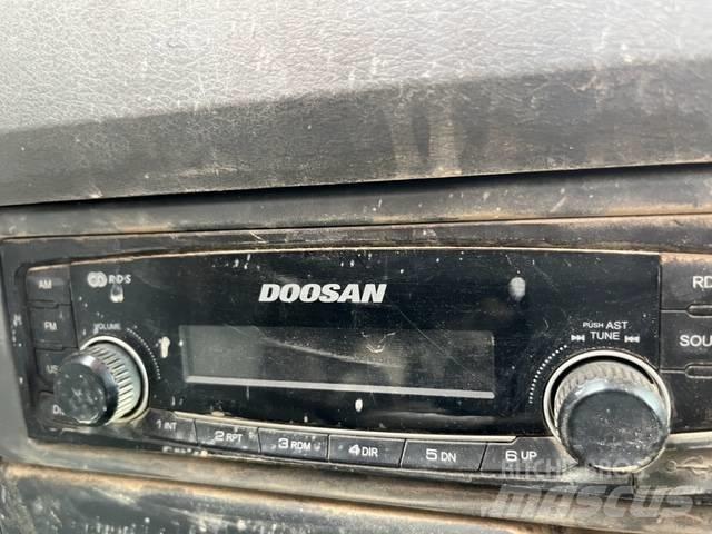 Doosan DX 140 LC Pásové rýpadlá