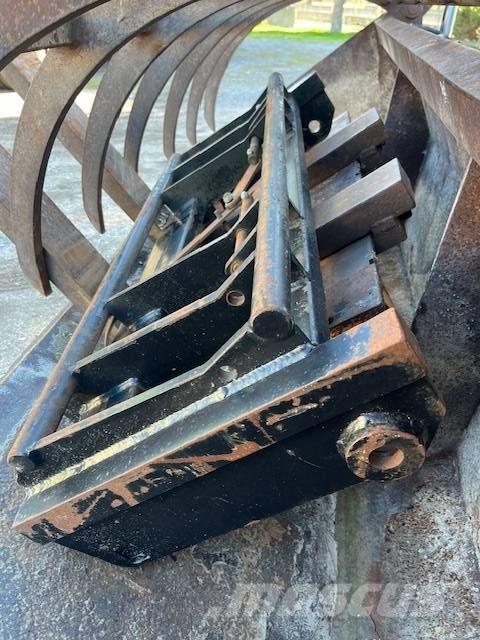 John Deere 3400 Teleskopické manipulátory