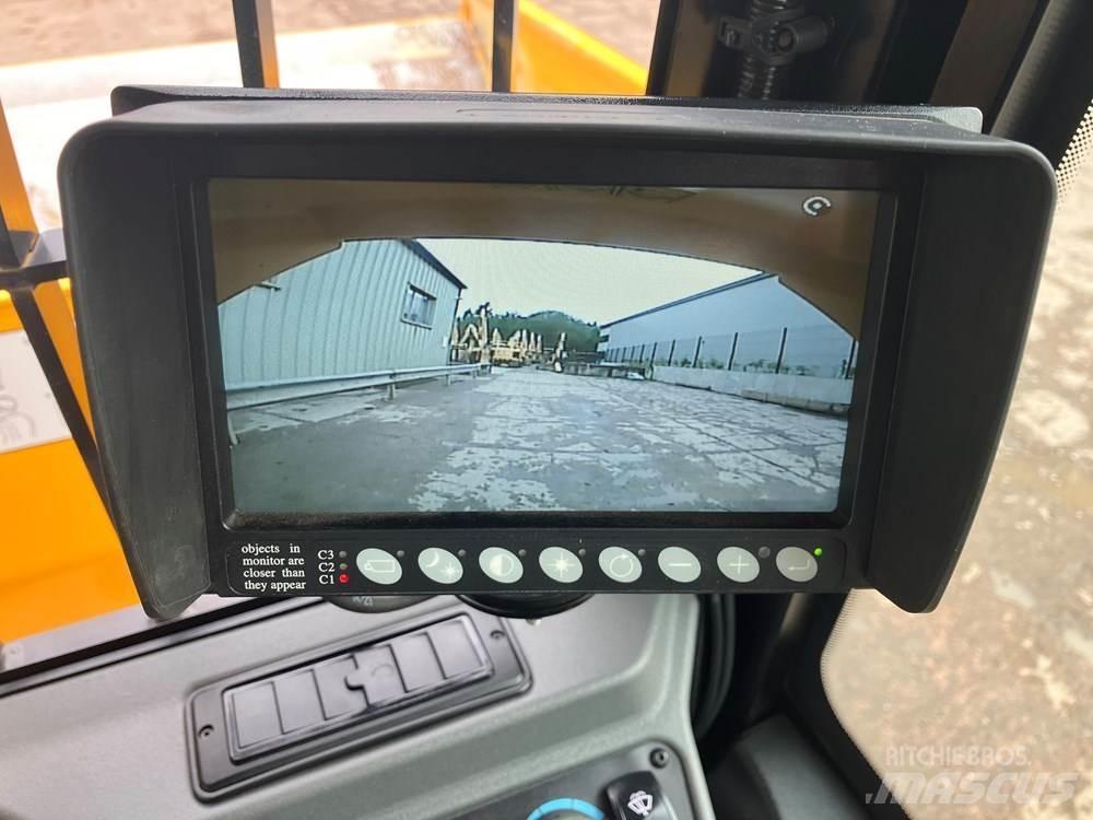 JCB 6TFT Stavebné sklápače