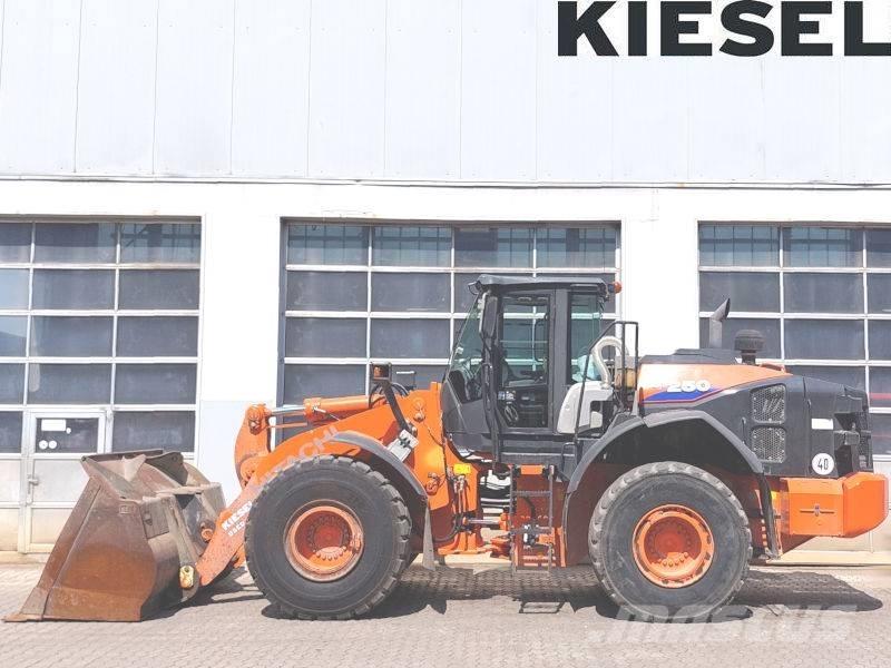 Hitachi ZW 250-6 Kolesové nakladače