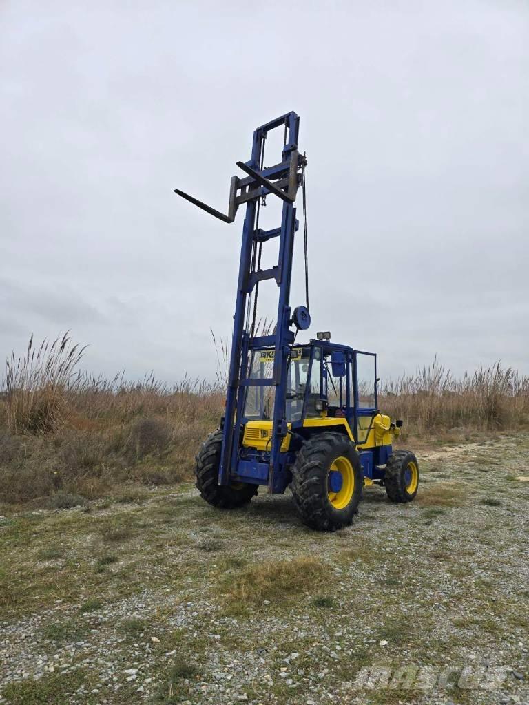 JCB 926 Terénne vysokozdvižné vozíky