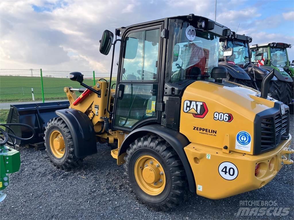CAT 906 Kolesové nakladače