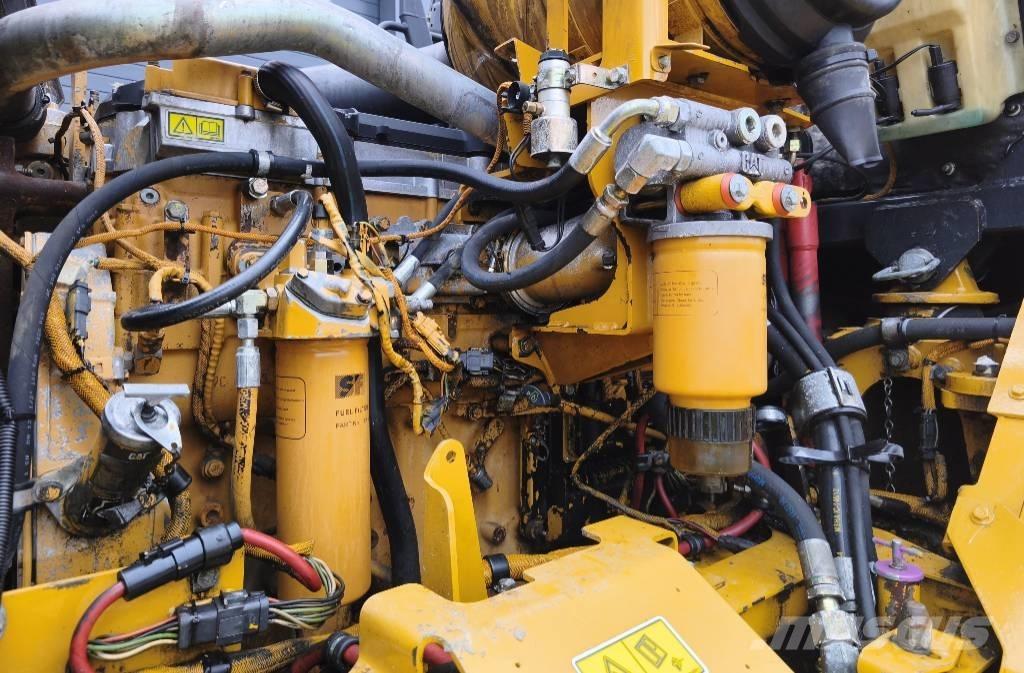 CAT 730 Kĺbové nákladné autá