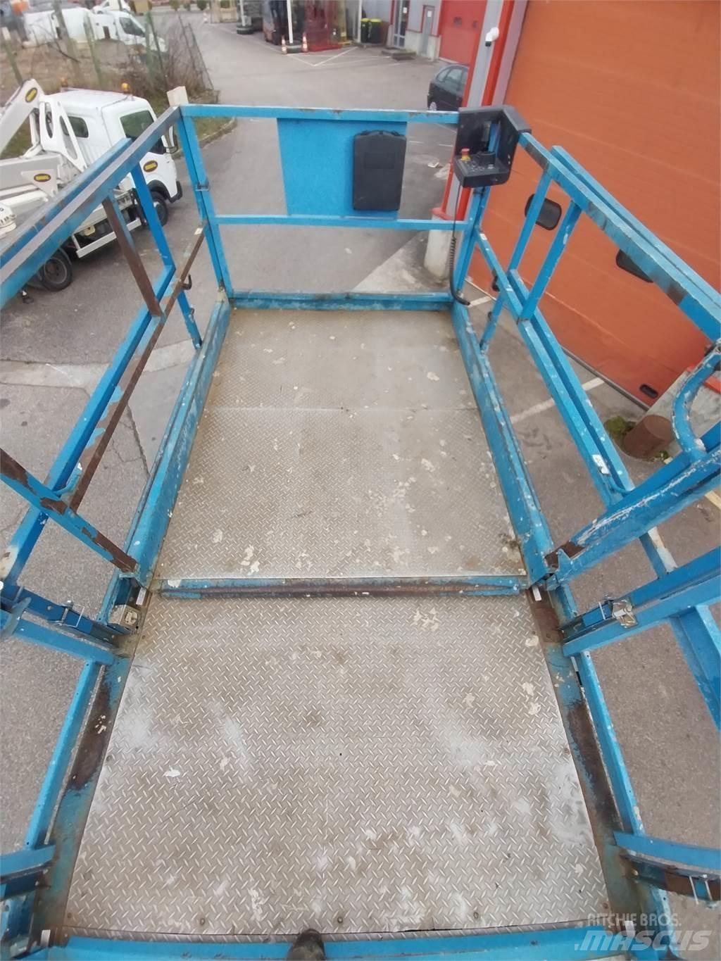 Genie GS5390RT Nožnicové zdvíhacie plošiny