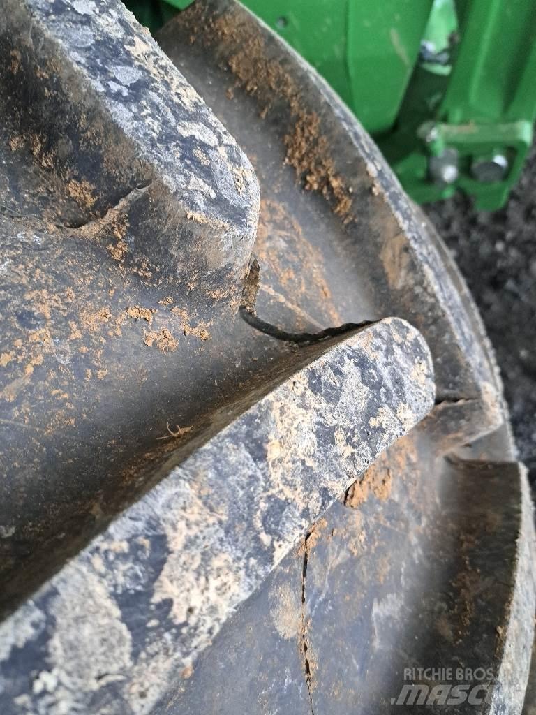 John Deere 6120 M Traktory