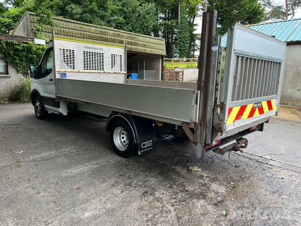 Ford Transit 350 XL Vyslobodzovacie vozidlá
