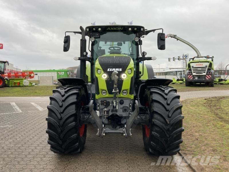 CLAAS AXION 870 Traktory