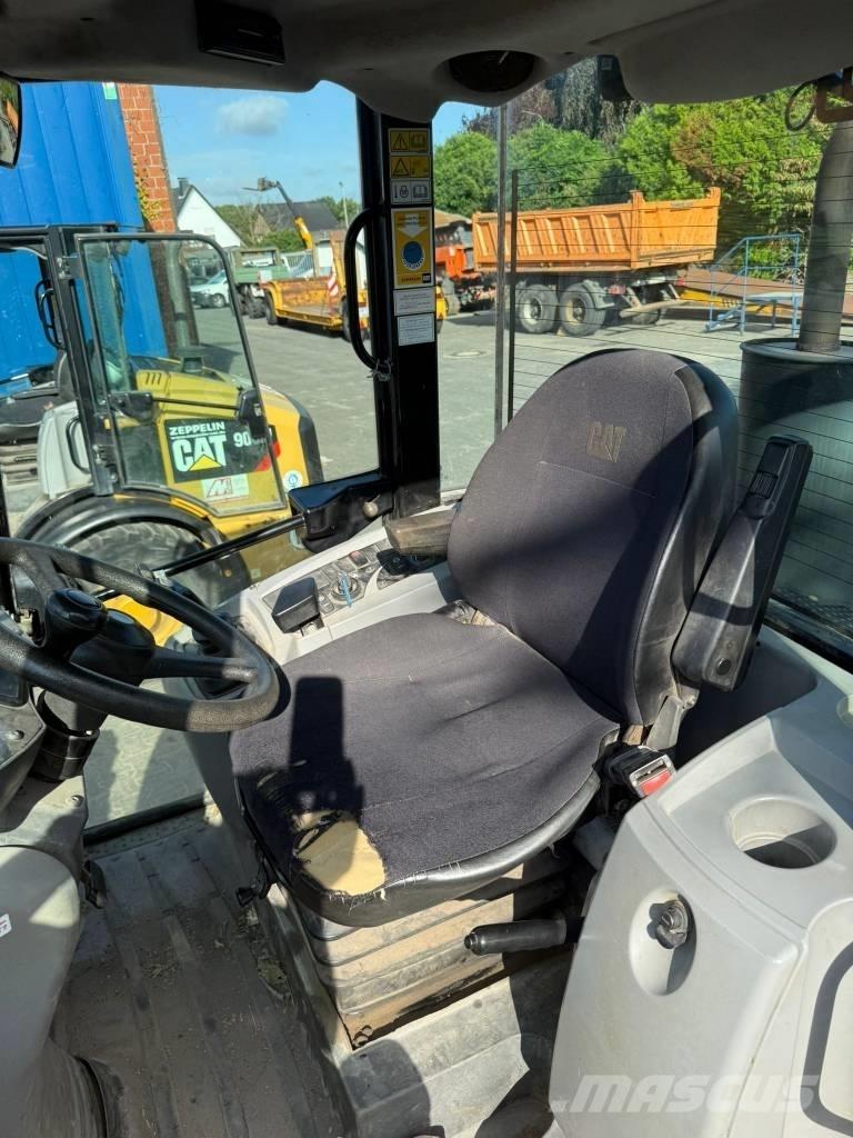 CAT 908 H 2 Kolesové nakladače