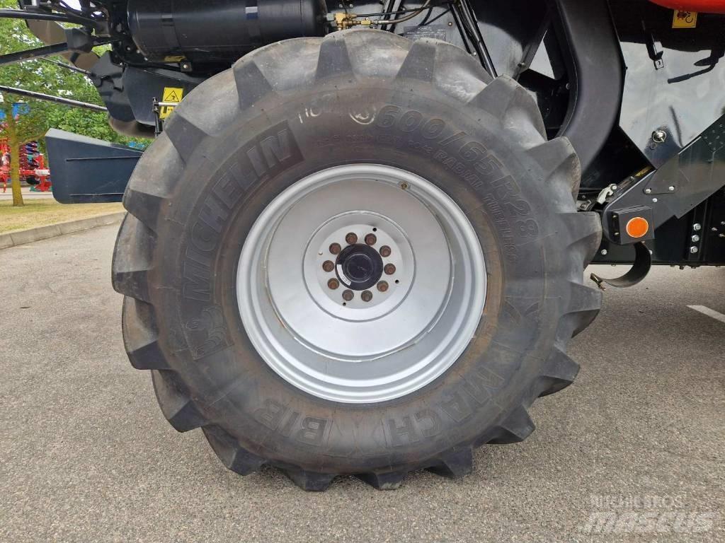 Case IH AF 7150 Kombinované zberacie stroje