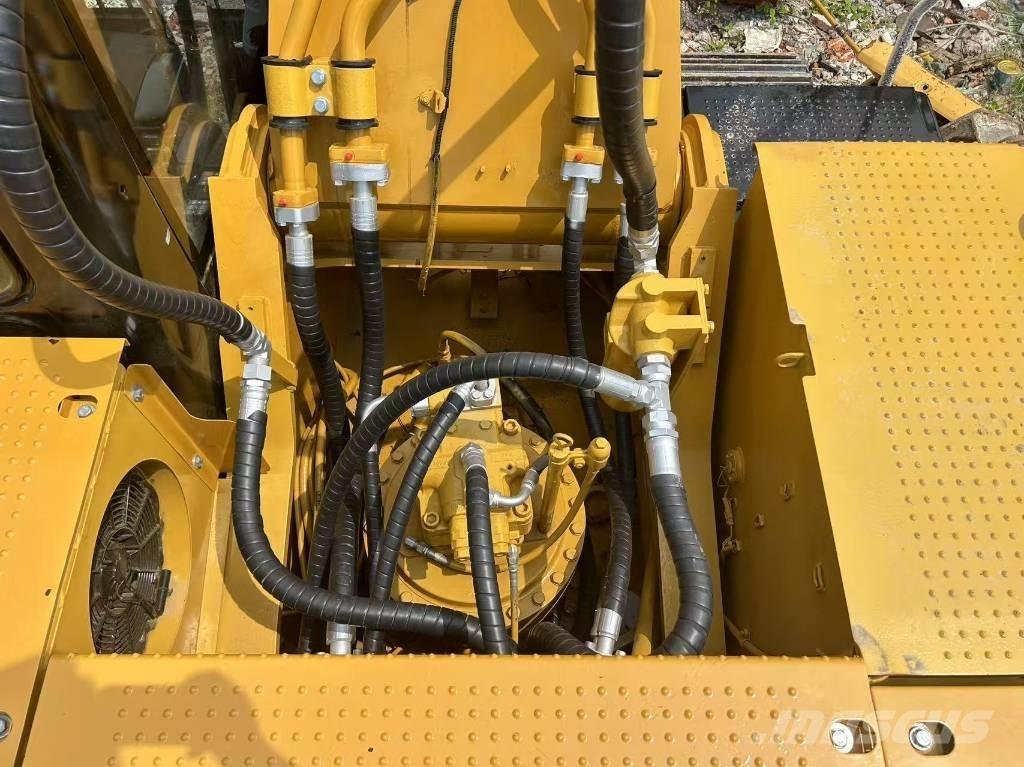 CAT 330 D L Pásové rýpadlá