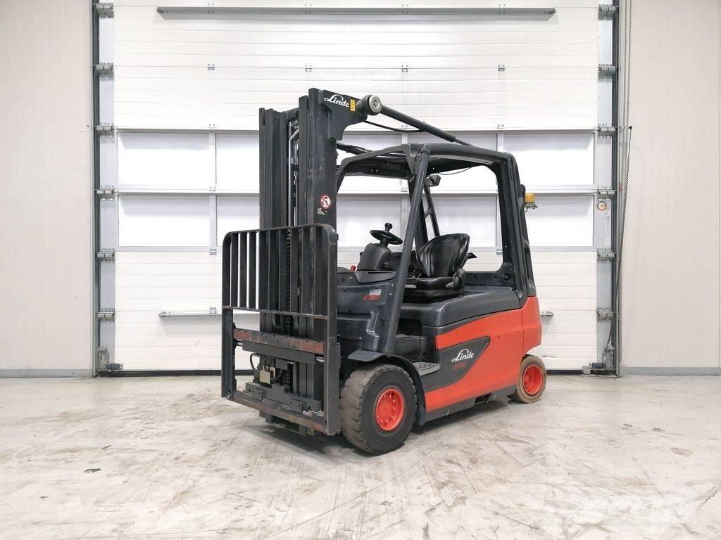 Linde E30L-01 Akumulátorové vozíky