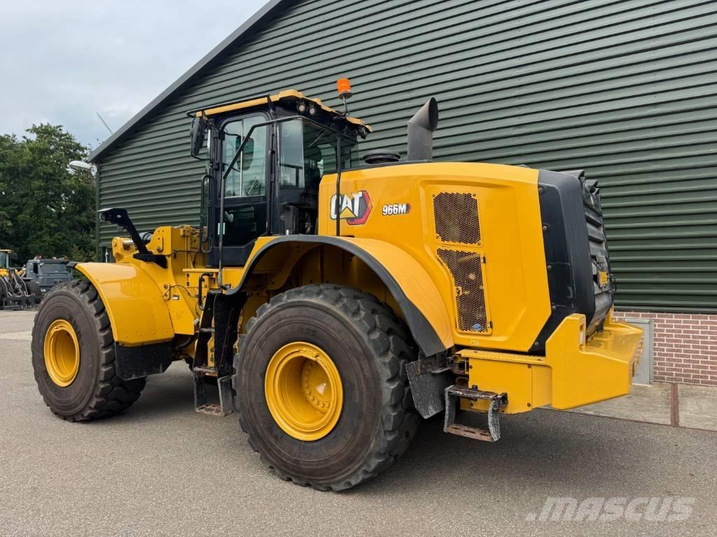 CAT 966 M Kolesové nakladače