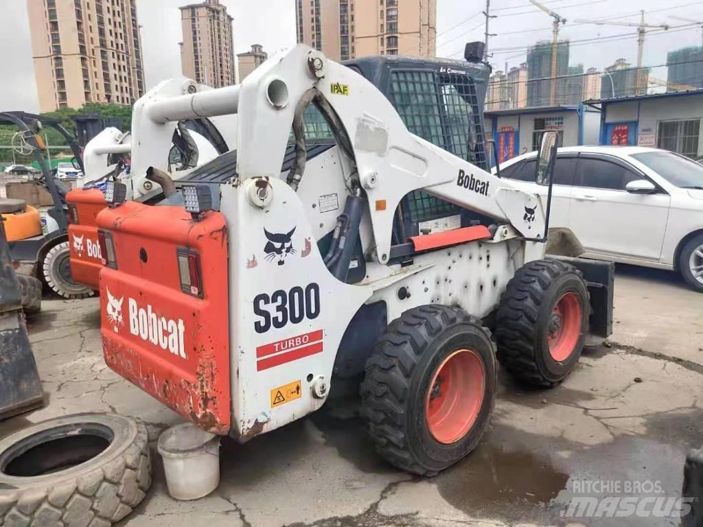 Bobcat S 300 Šmykom riadené nakladače
