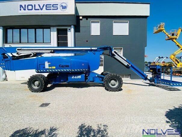 Genie Z135/70 Kĺbové plošiny