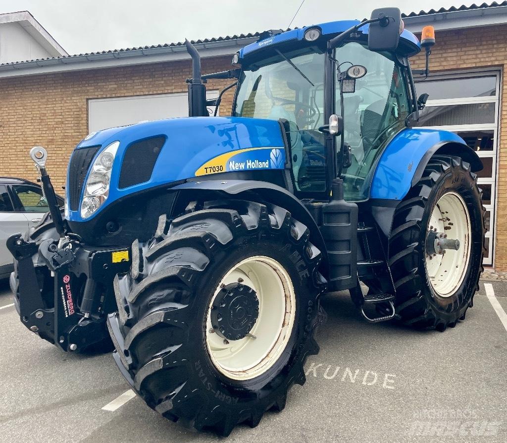 New Holland T 7030 Traktory