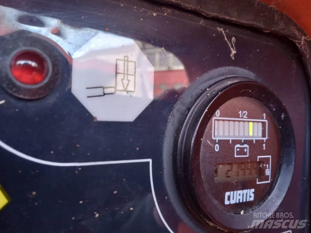 JLG E 600 JP Kĺbové plošiny