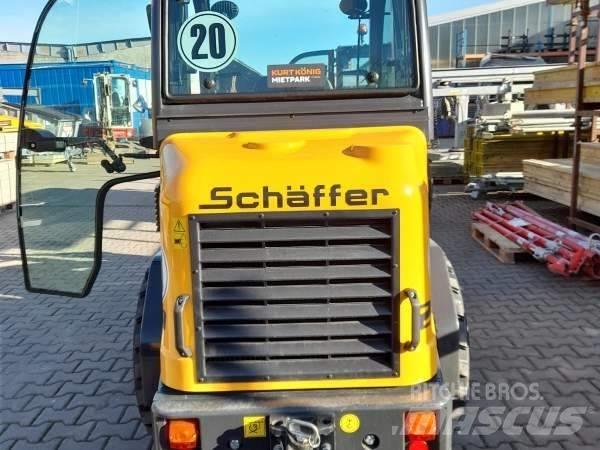 Schäffer 2430 SLT Šmykom riadené nakladače