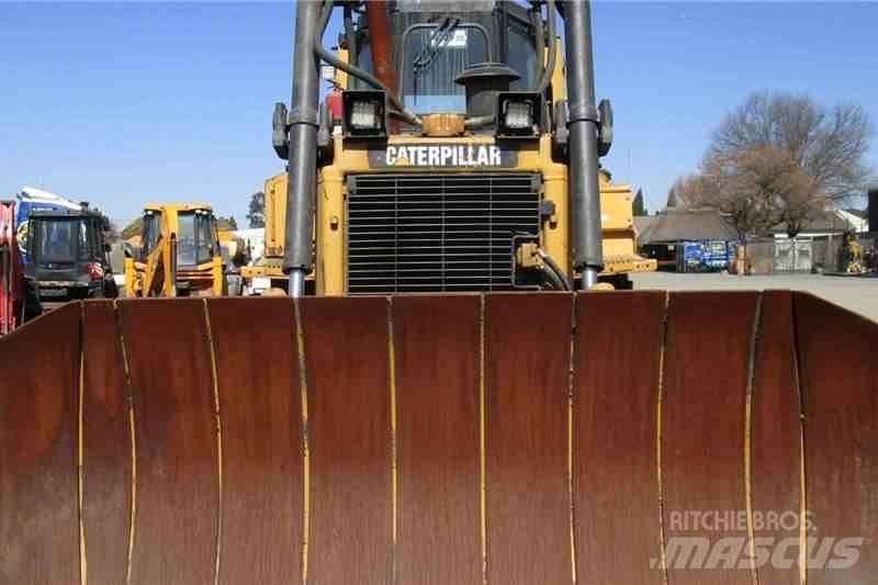 CAT D6R Pásové dozéry