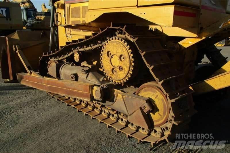 CAT D6R Pásové dozéry