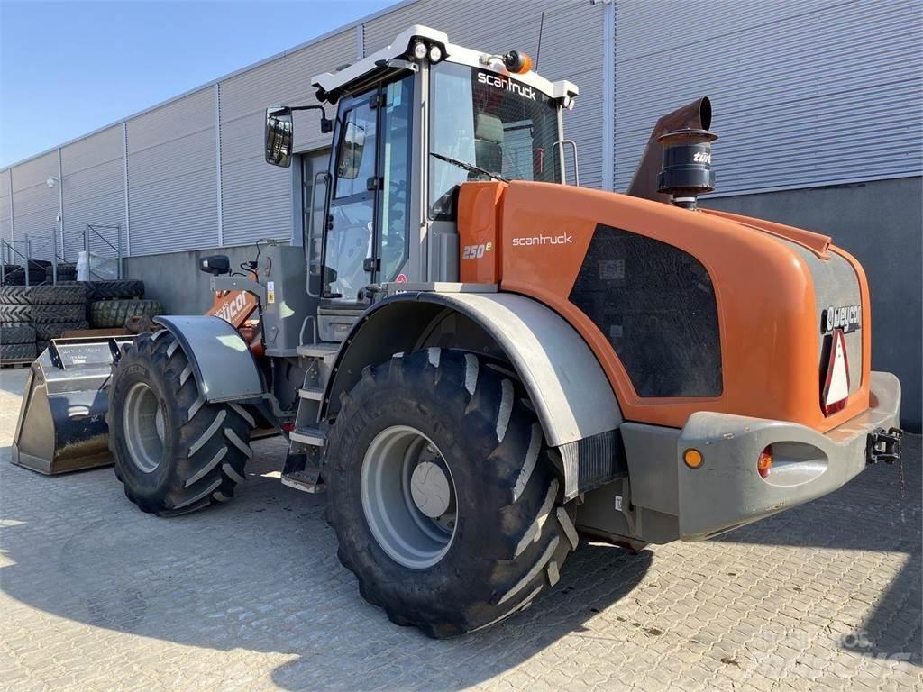 Weycor AR250E Kolesové nakladače