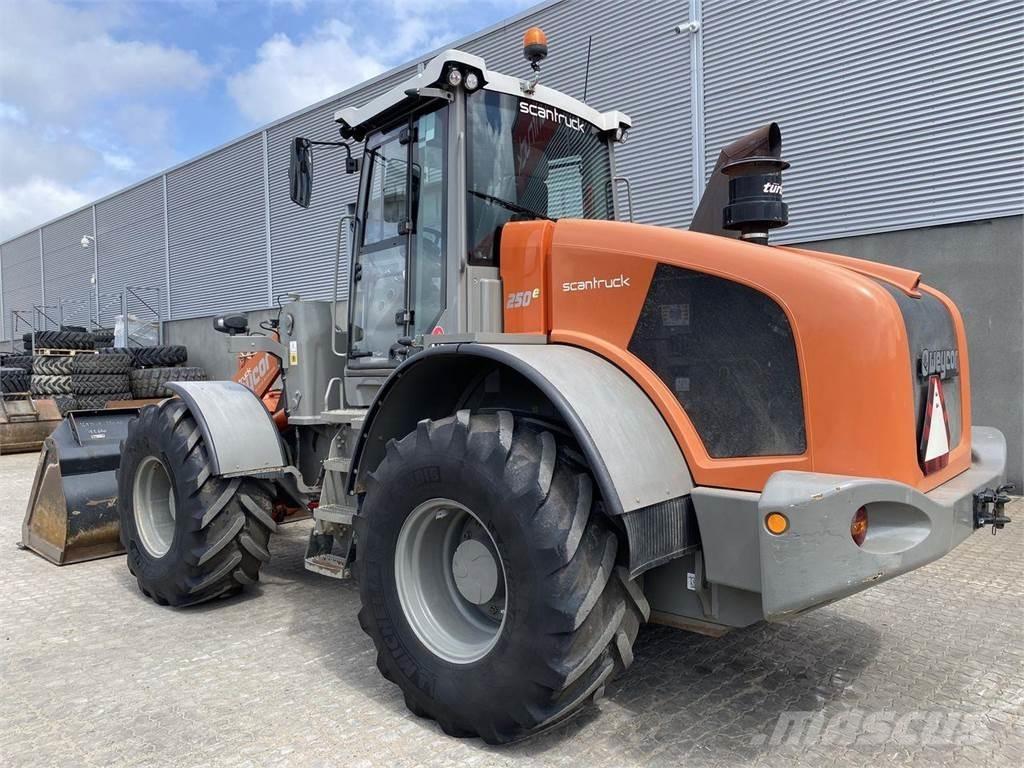 Weycor AR250E Kolesové nakladače