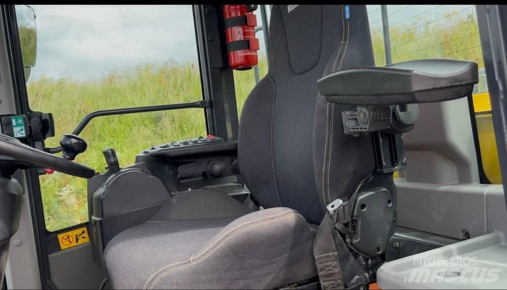 Komatsu WA470-8 Kolesové nakladače