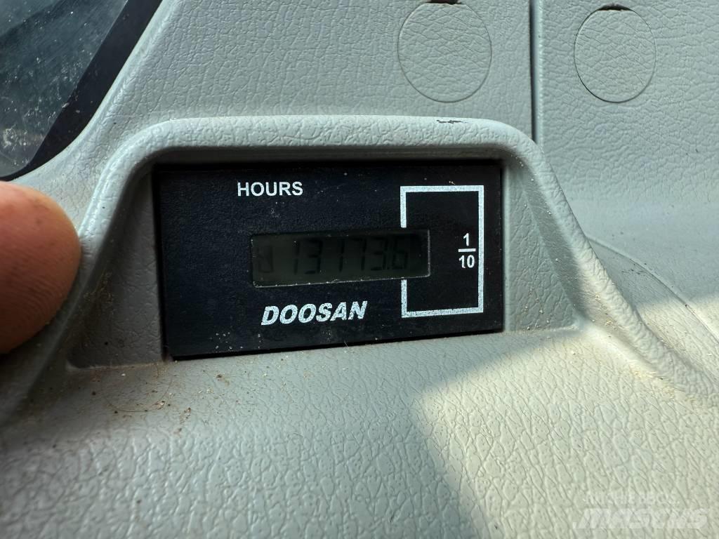 Doosan DX 255 LC-5 Pásové rýpadlá