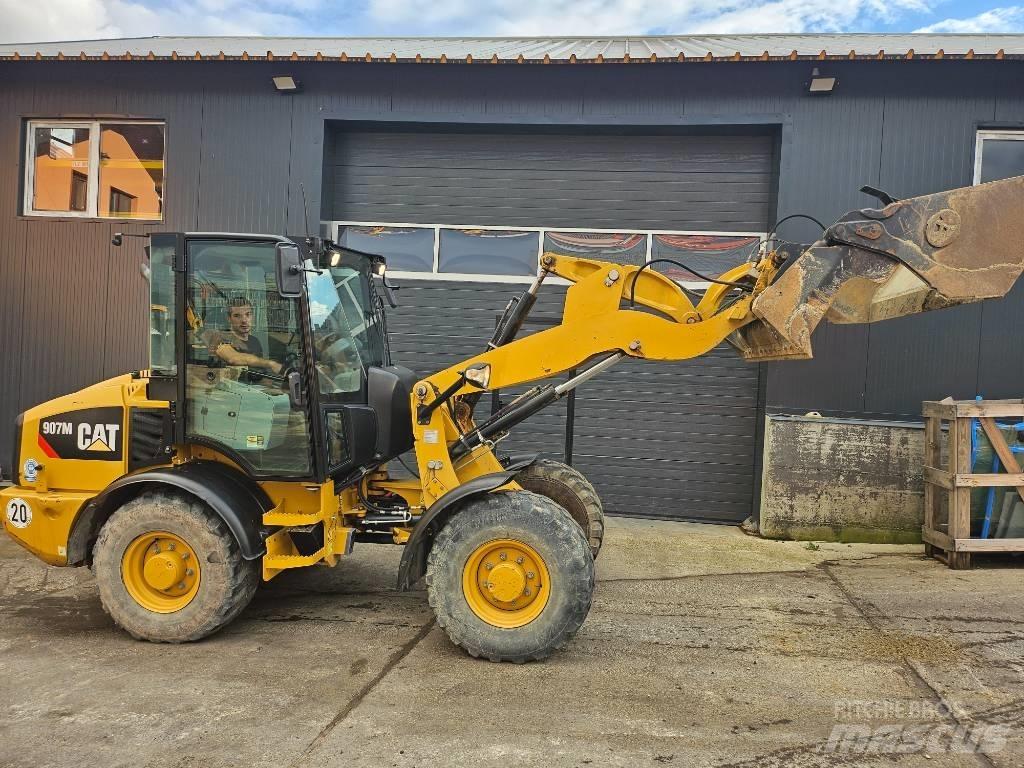 CAT 907M Kolesové nakladače