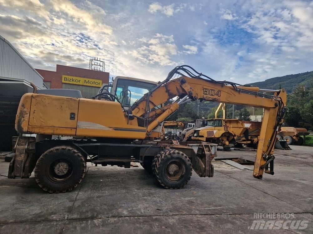 Liebherr A904C Kolesové rýpadlá