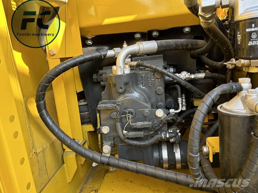 Komatsu 110 Pásové rýpadlá