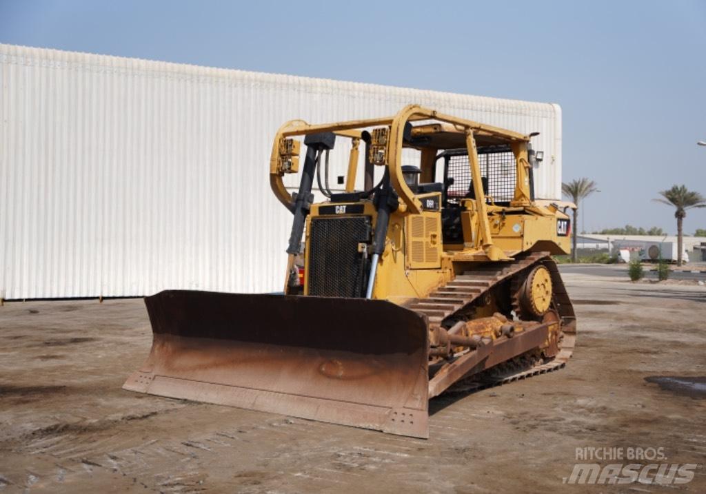 CAT D 6 R Pásové dozéry