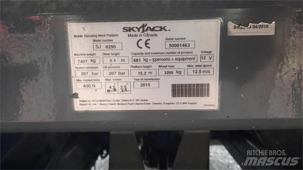 SkyJack 9250RT Nožnicové zdvíhacie plošiny
