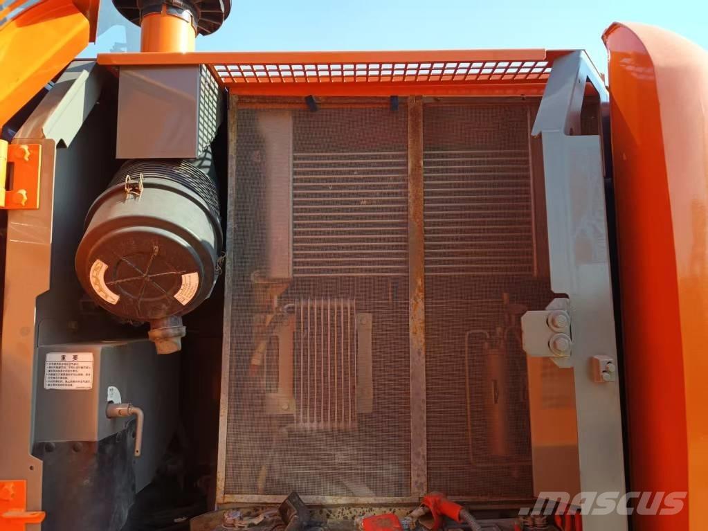 Hitachi ZX 130 Pásové rýpadlá